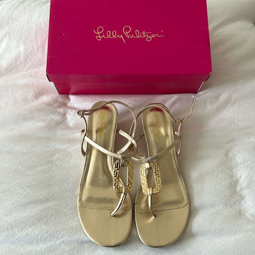 NIB Lilly Pulitzer Gold Wedge Sandal Size 10 Women’s